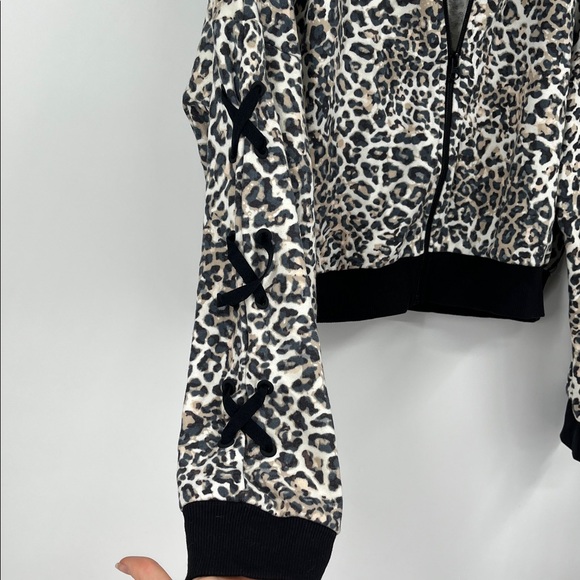 Victoria’s Secret Sport Cheetah Print Lace Up Sleeve Zip Up Sweatshirt Large - Picture 4 of 8